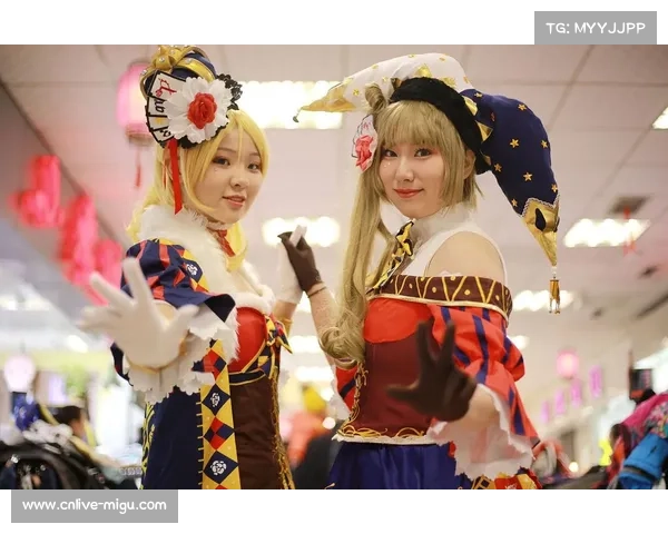 全明星主题Cosplay表演活跃现场气氛，观众参与度高